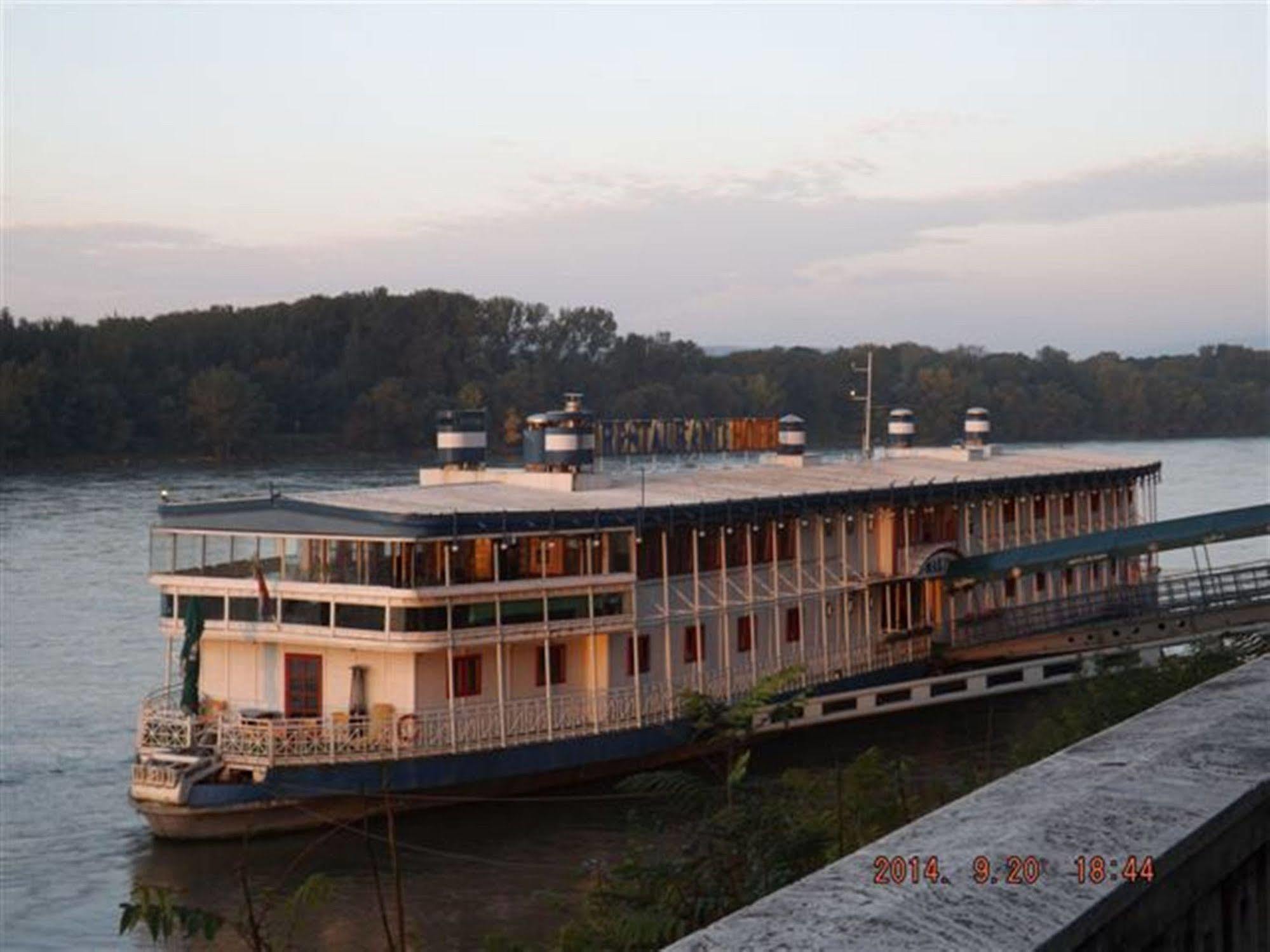 Botel Marina Bratislava Buitenkant foto