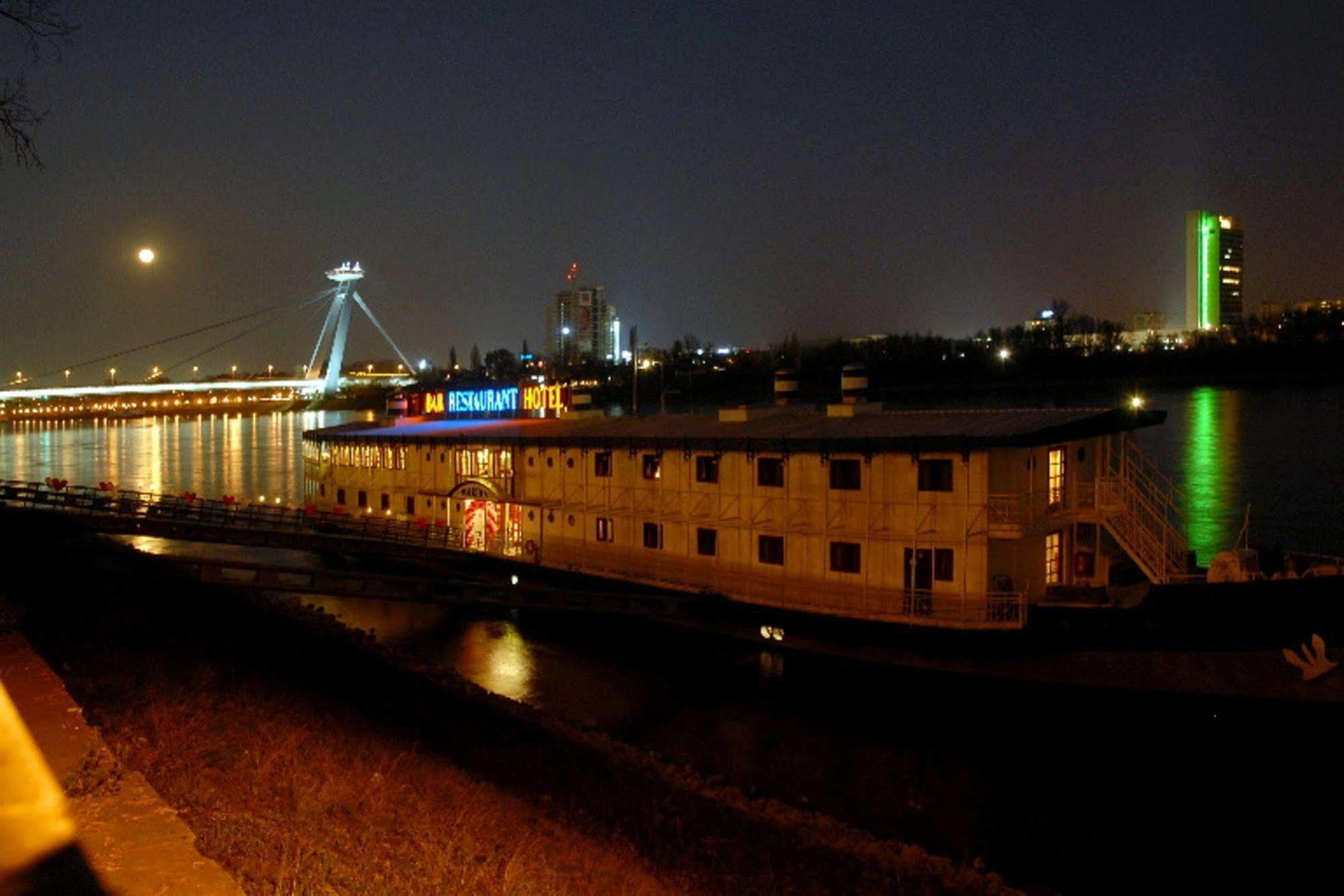 Botel Marina Bratislava Buitenkant foto